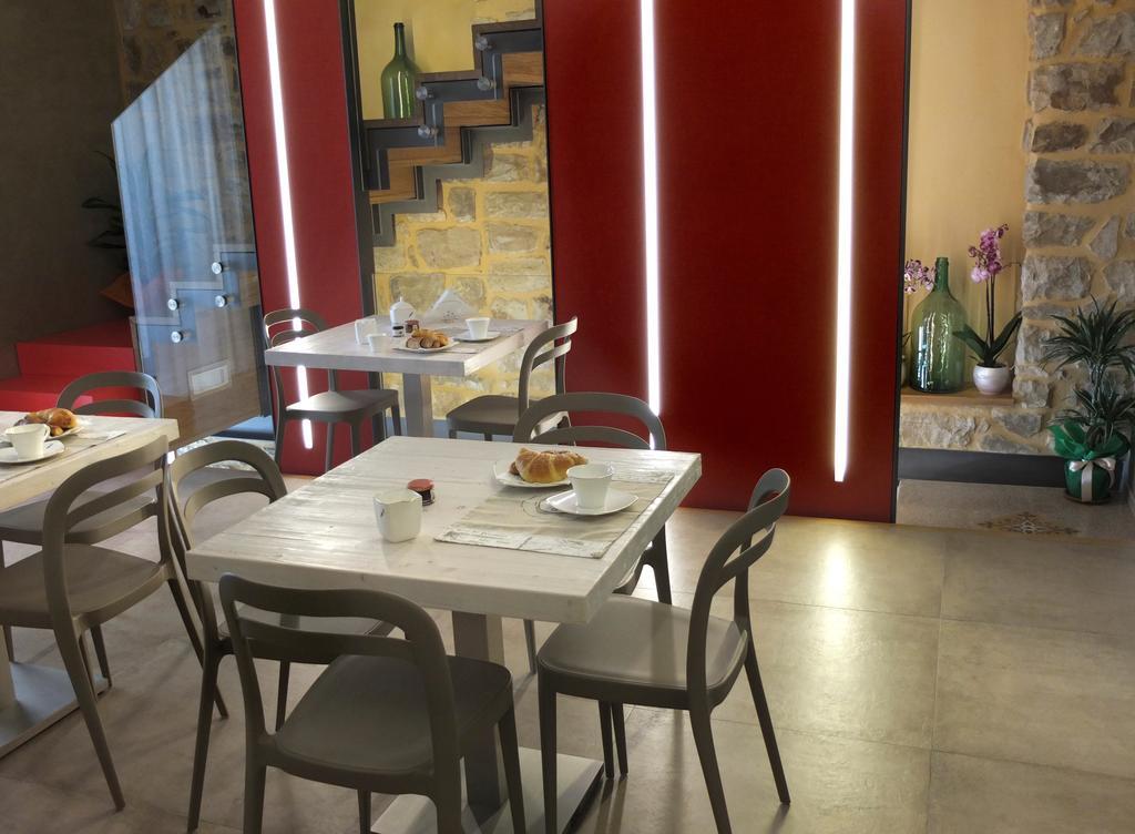 Notti O' Tunn Luxury Rooms In Centro Geraci Siculo Luaran gambar